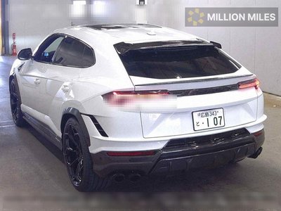 LAMBORGHINI URUS - 2
