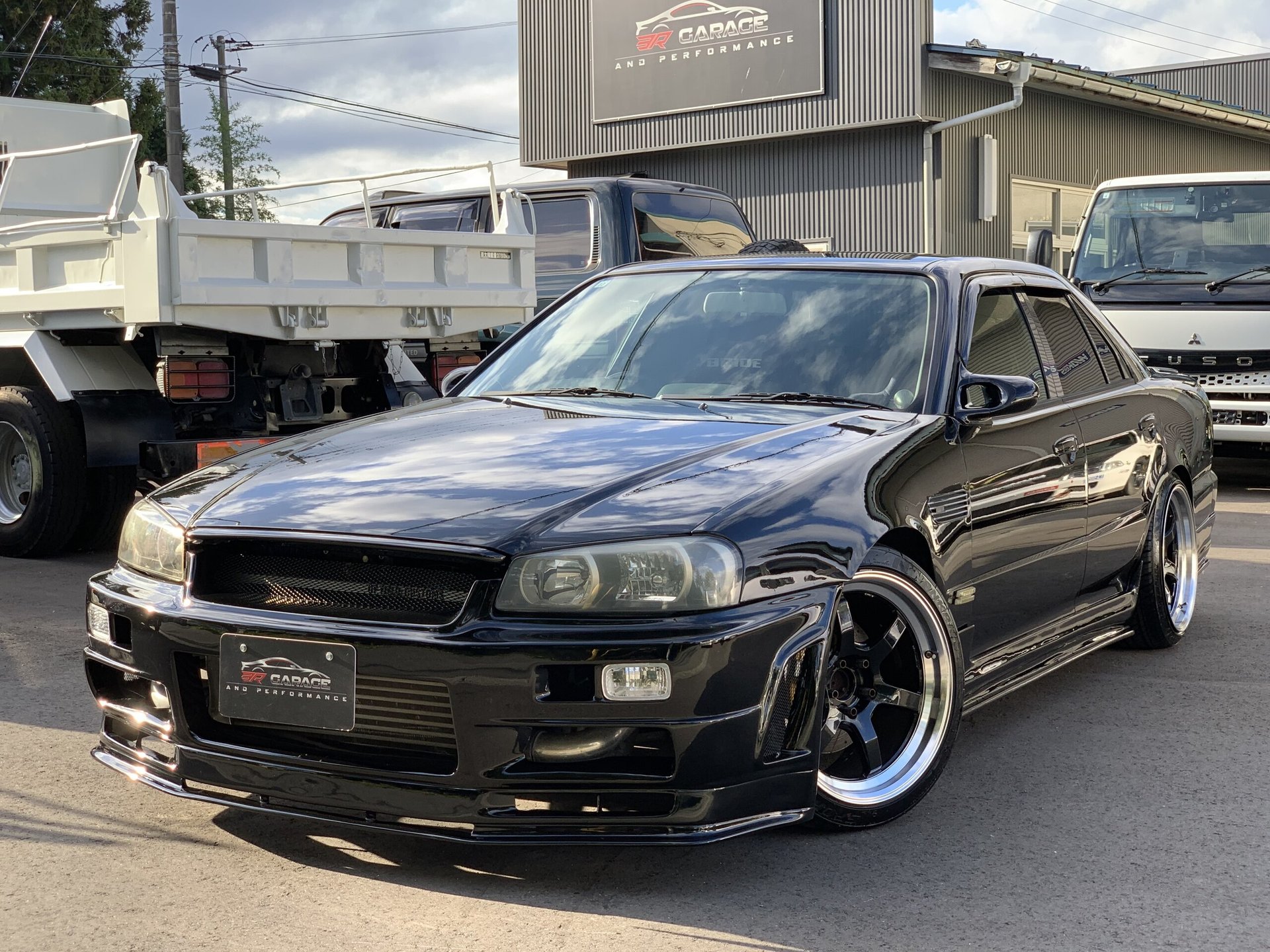 NISSAN SKYLINE - View 1