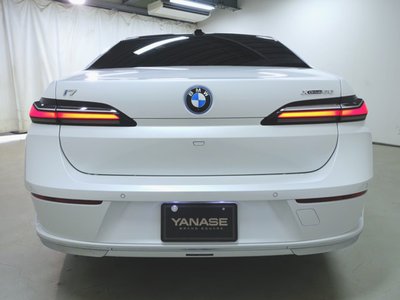 BMW I7 - 7