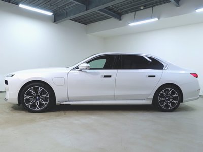 BMW I7 - 4