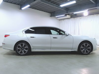 BMW I7 - 8