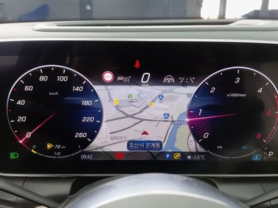 MERCEDES-BENZ GLC - 8