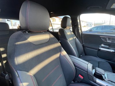 MERCEDES-BENZ GLB - 9