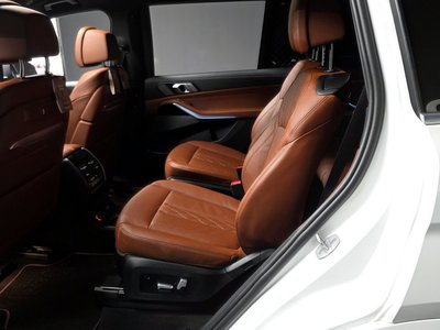 2024 BMW X7 缩略图 16