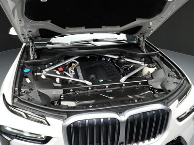 BMW X7 - 7