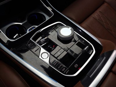 2024 BMW X7 缩略图 12