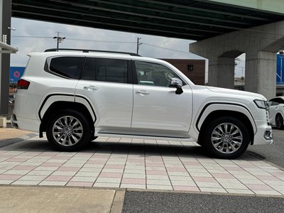 TOYOTA LAND CRUISER - 7
