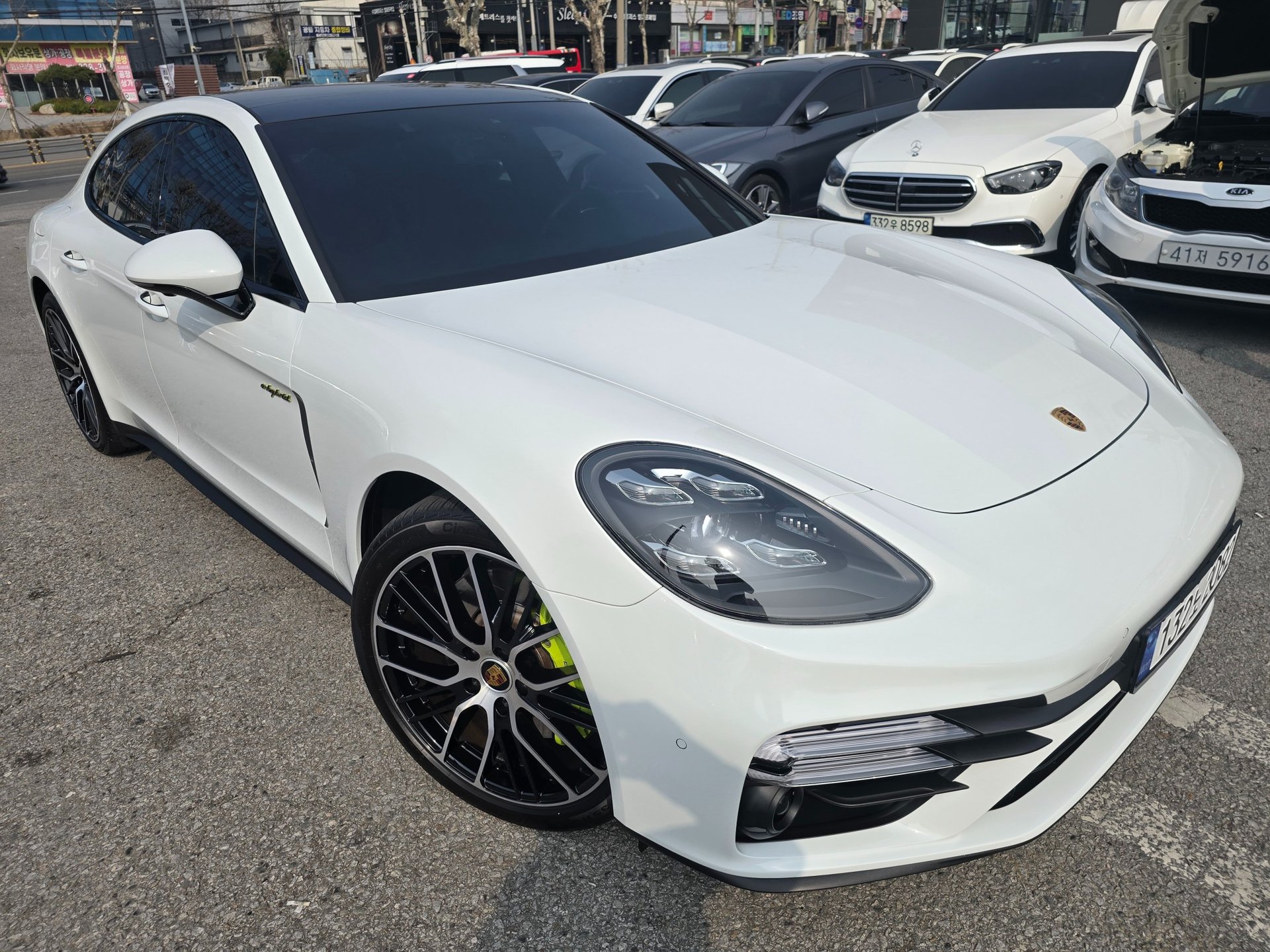 PORSCHE PANAMERA - View 1