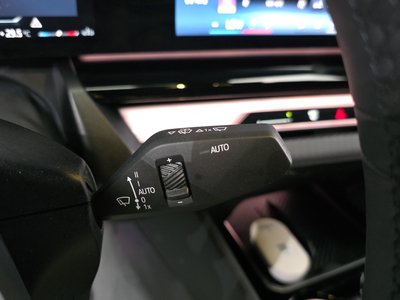 2025 BMW 5 SERIES — миниатюра 25