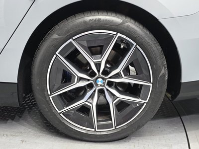 صورة 6 لـ 2025 BMW 5 SERIES