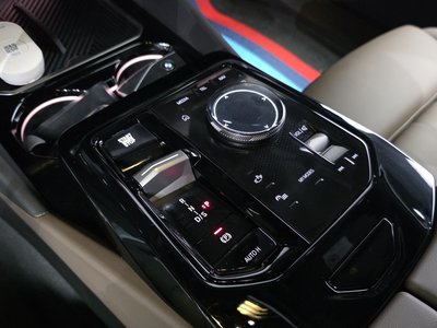 2025 BMW 5 SERIES — миниатюра 12