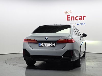 صورة 3 لـ 2025 BMW 5 SERIES