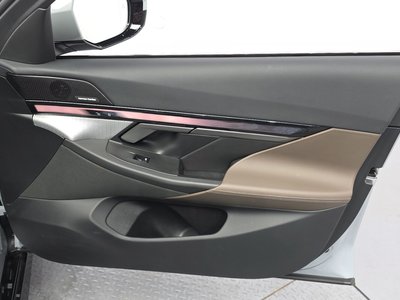 2025 BMW 5 SERIES — миниатюра 14