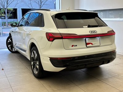 AUDI Q8 E-TRON - 9