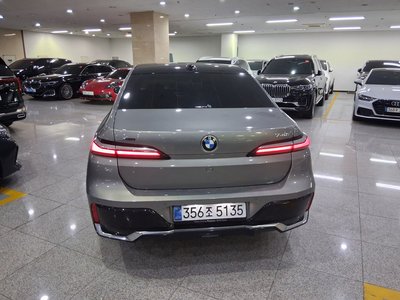 BMW 7 SERIES - 2