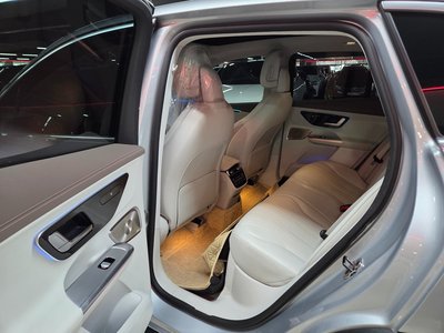 MERCEDES-BENZ EQE - 10