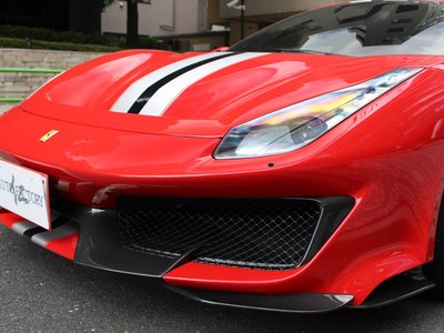 FERRARI 488 - 8