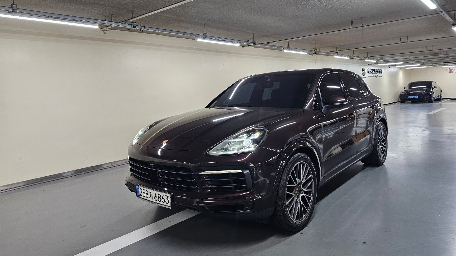 PORSCHE CAYENNE - View 1