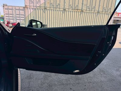 صورة مصغرة 66 لـ 2018 Lexus LC