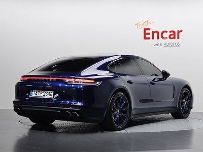 PORSCHE PANAMERA - 3