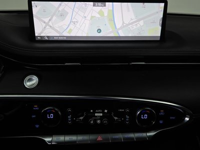 2021 Genesis GV70 — миниатюра 18
