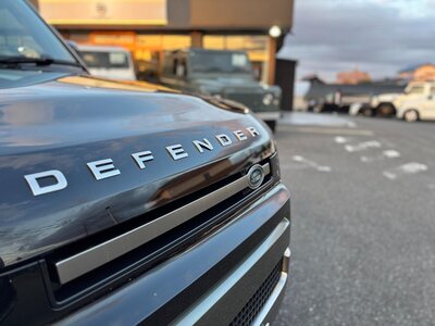 LAND ROVER DEFENDER - 4