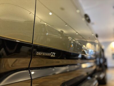 LAND ROVER DEFENDER - 8