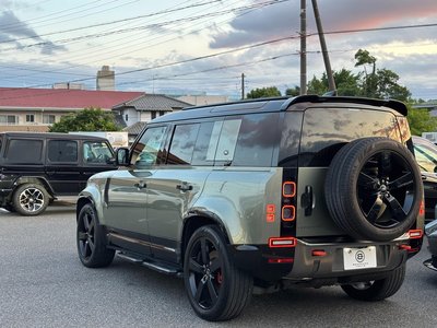 LAND ROVER DEFENDER - 10