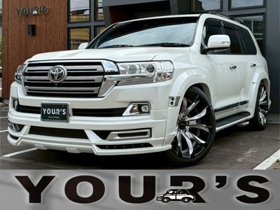 TOYOTA LAND CRUISER 200 - 1