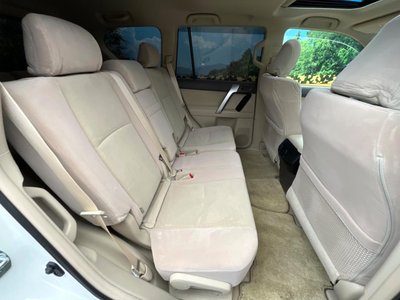 TOYOTA LAND CRUISER PRADO - 8