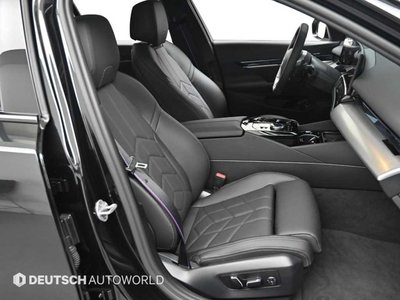 2025 BMW 5 SERIES photo 10