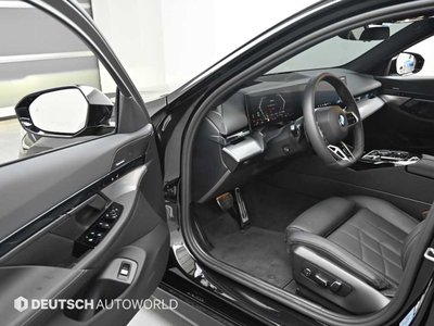2025 BMW 5 SERIES thumbnail 11