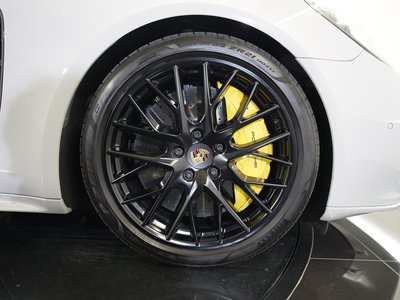 PORSCHE PANAMERA - 4