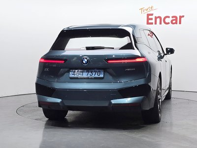 2022 BMW IX photo 3