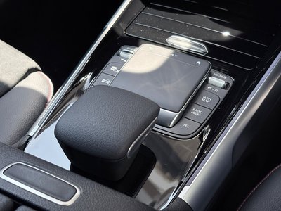2023 Mercedes-BENZ GLB — миниатюра 21