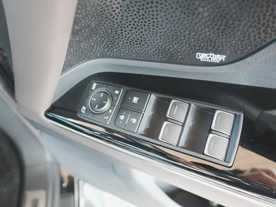 2023 Lexus LX — миниатюра 27