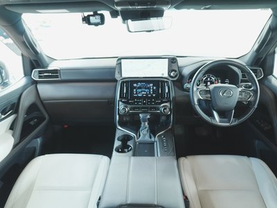 2023 Lexus LX — фото 6