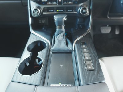2023 Lexus LX — миниатюра 24