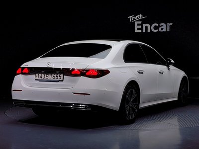 MERCEDES-BENZ E-CLASS - 4