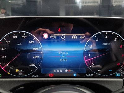 MERCEDES-BENZ E-CLASS - 8