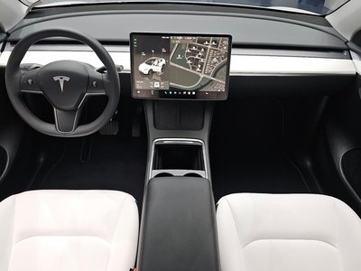 TESLA MODEL Y - 5