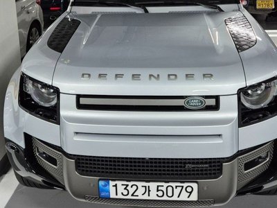 LAND ROVER DEFENDER - 2