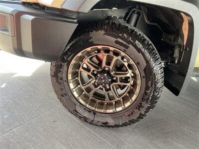 TOYOTA LAND CRUISER 70 - 3