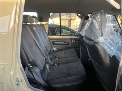 TOYOTA LAND CRUISER 70 - 8