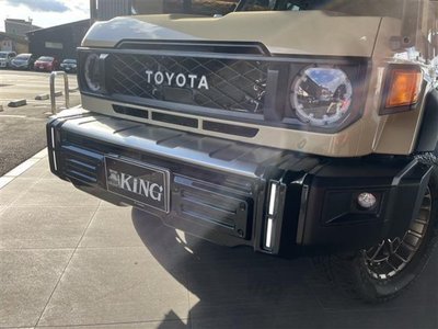 TOYOTA LAND CRUISER 70 - 2