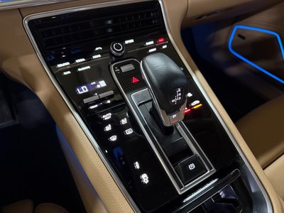 PORSCHE PANAMERA - 8