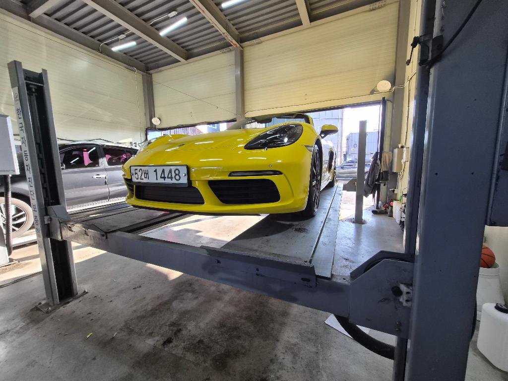 PORSCHE 718 - View 1