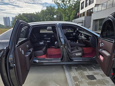 ROLLS-ROYCE GHOST - 7