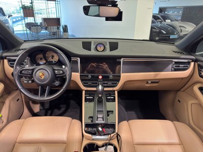 PORSCHE MACAN - 10