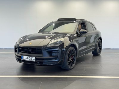 PORSCHE MACAN - 4